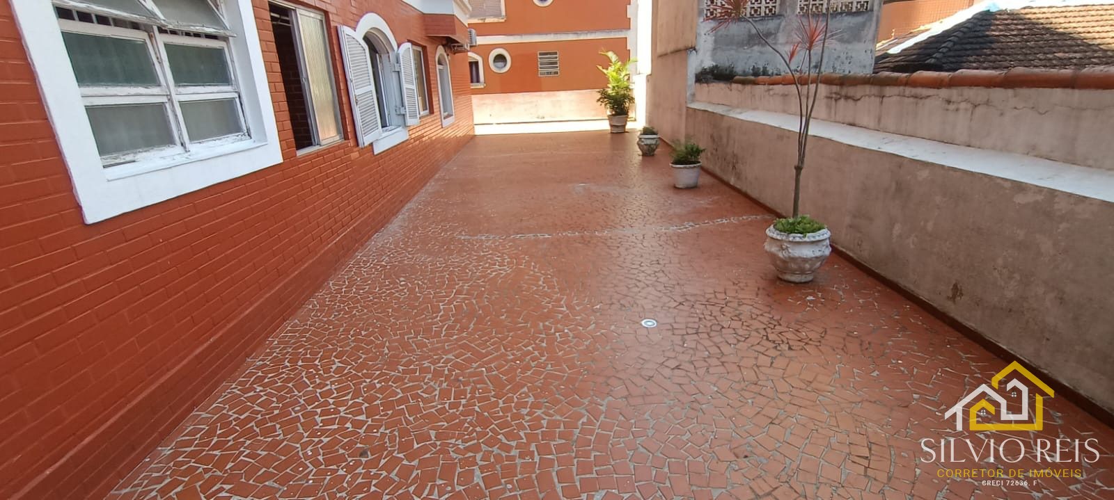 b6e1698f-f7a7-4f43-b4f5-c00faeb33e80