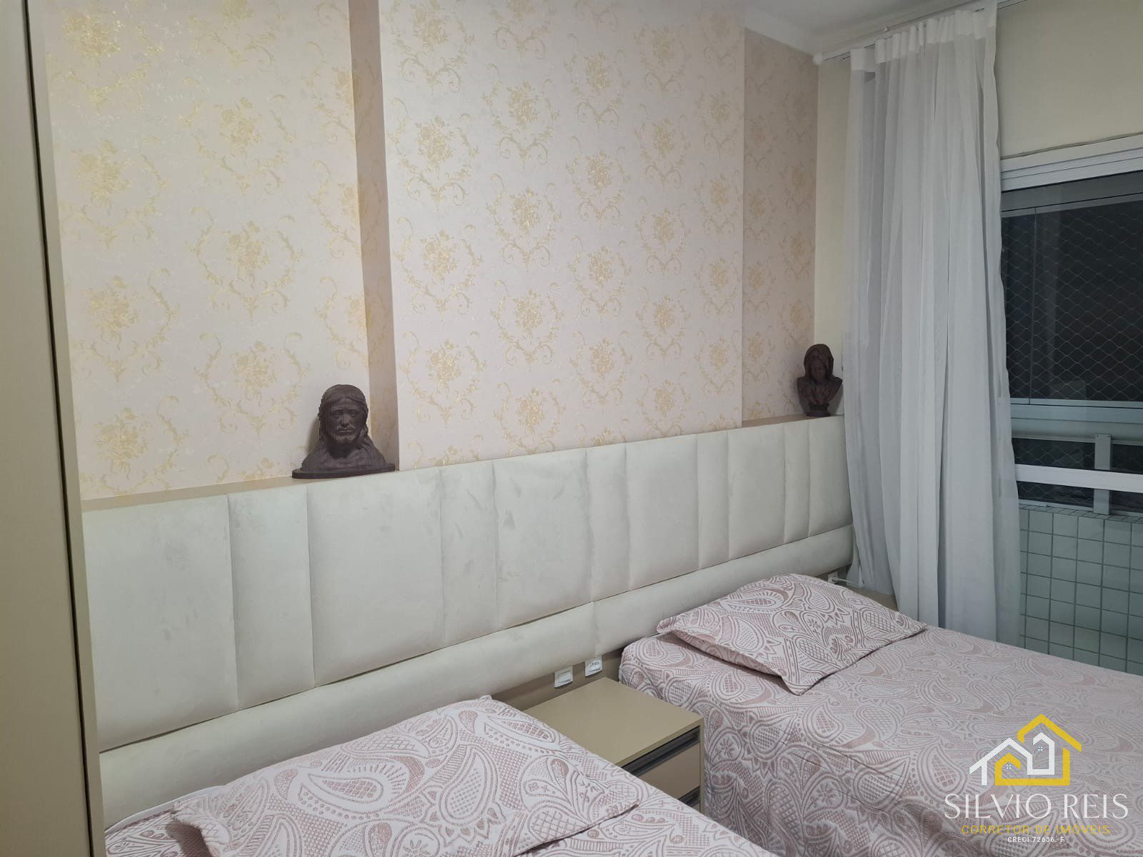 44030959-48b0-4030-8a95-83bb900af7c7